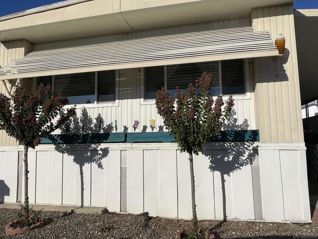 East Escondido - Manufactured In Park