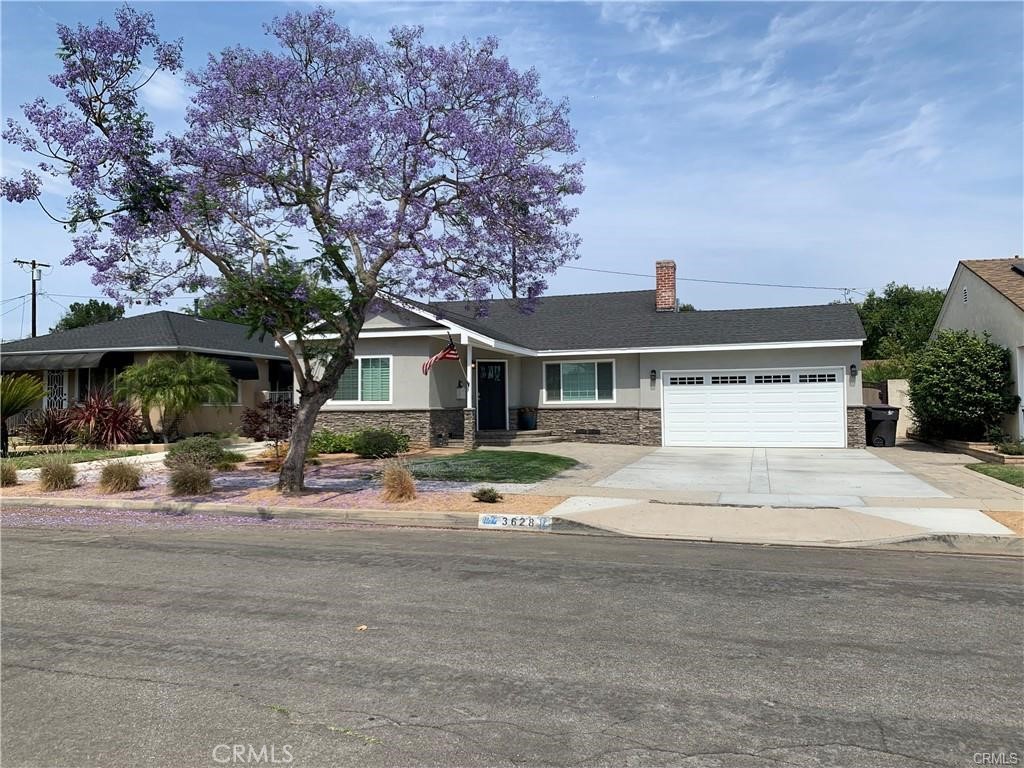 3628 Lomina Avenue