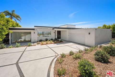 Photo of 28901 Wight Road, Malibu, CA 90265 (MLS # 26785261)