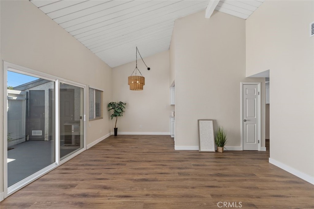 1331 Maxwell Lane