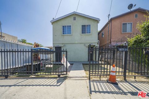 Photo of 10376 Wilmington Avenue, Los Angeles, CA 90002 (MLS # 25626491)