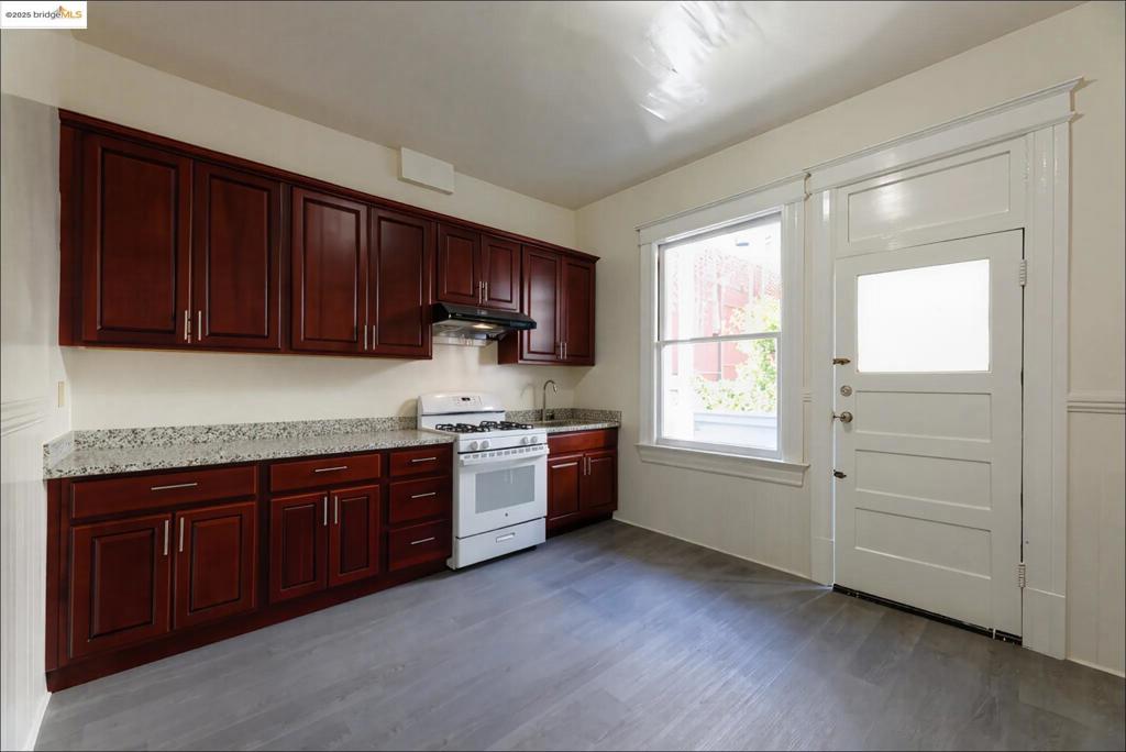 NOB HILL - Residential