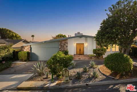 Photo of 259 Quadro Vecchio Drive, Pacific Palisades, CA 90272 (MLS # 26836759)