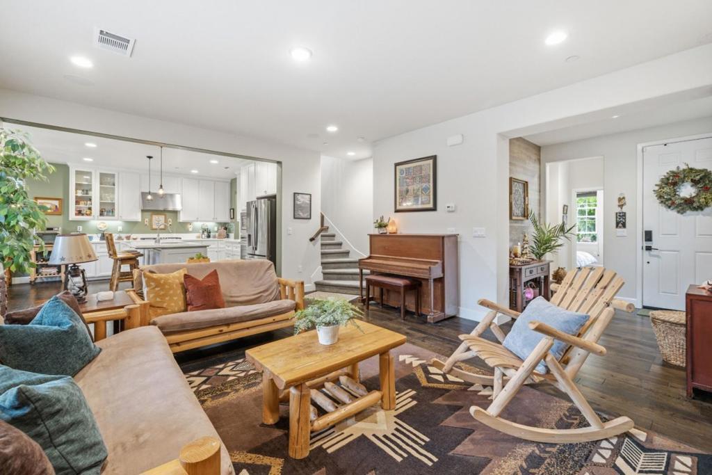 2610 Sandy Clay Lane