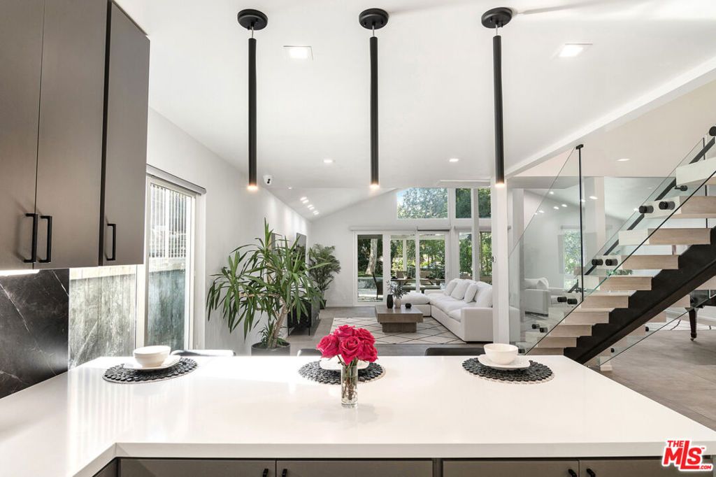Photo of 3585 Alana Drive, Sherman Oaks, CA 91403 (MLS # 25606075)