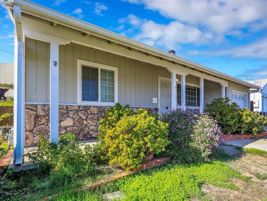 Photo of 2036 Glenwood Dr Dr, Antioch, CA 94509 (MLS # 41117024)