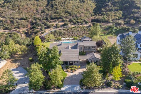 Photo of 2052 Shadow Creek Drive, Agoura Hills, CA 91301 (MLS # 26855879)