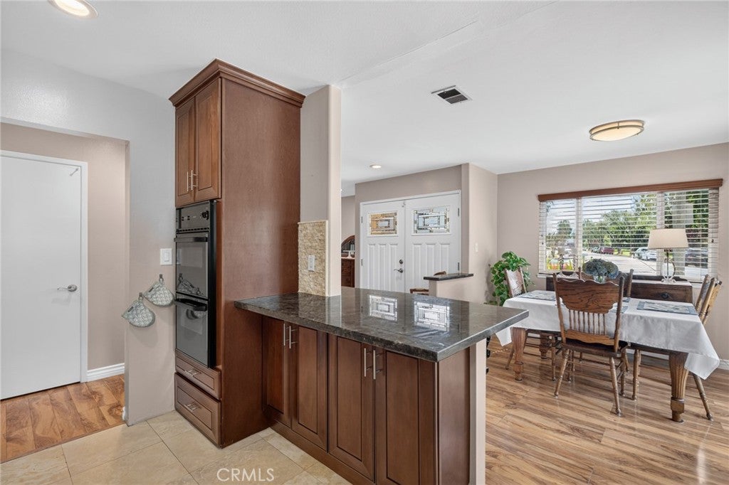 111 E Palmdale