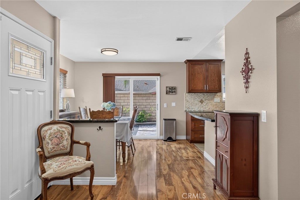 111 E Palmdale