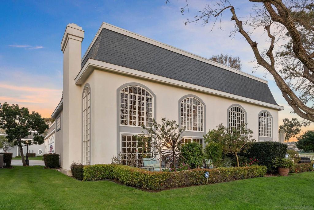 7437 Avenida De Palais