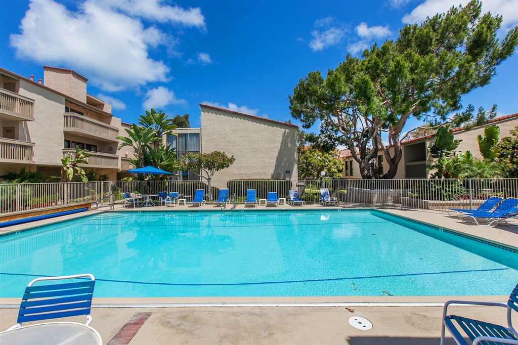 Beautiful furnished short-term rental in Solana Beach! This 1,440 square foot condo features 2 bedrooms and 2 bathrooms in a private gated oceanfront community, with a large balcony for entertaining.The complex has year-round heated pool, Spa, Lighted Tennis Courts, and BBQ Grills. Convenient access to Fletcher Cove, Train Station, Del Mar Race Track, Cedros Design District and much more. Neighborhoods: Solana Beach Complex Features: ,,,,