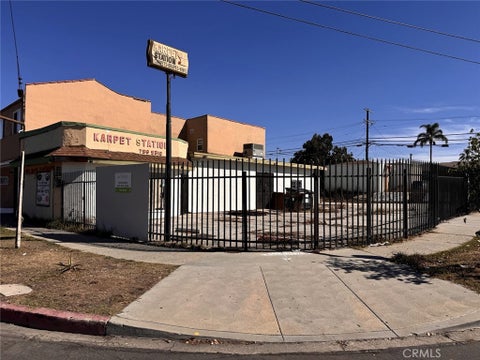 Photo of 9326 S Western AVE, Los Angeles, CA 90047 (MLS # GD26225230)