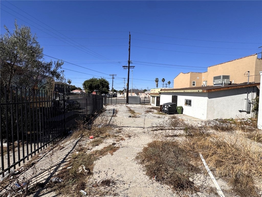 9326 S Western