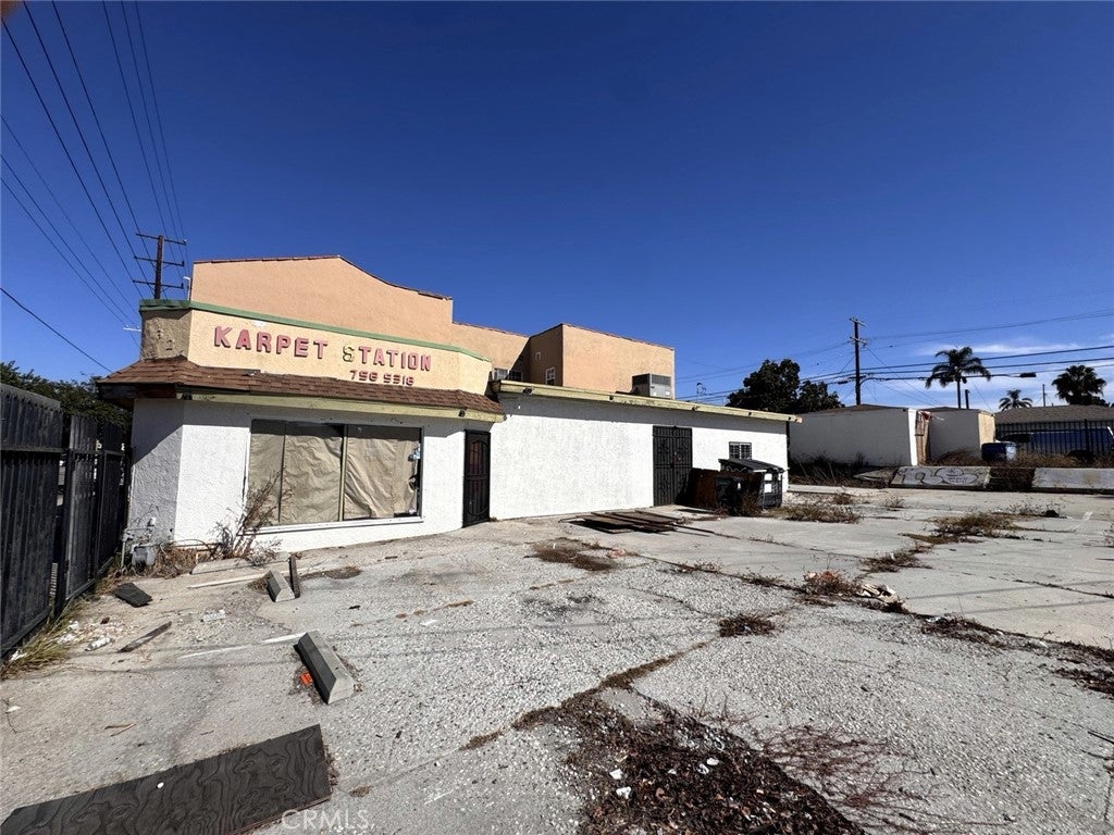 9326 S Western