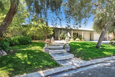 4215 La Junta Dr. Claremont CA 91711