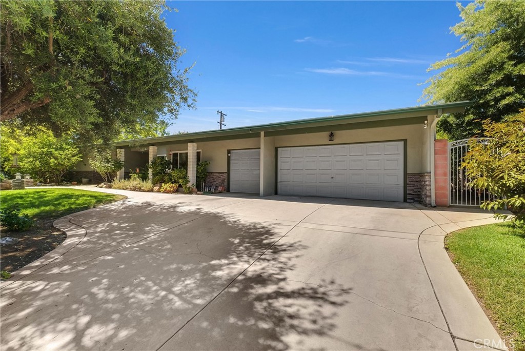 4215 La Junta Dr.