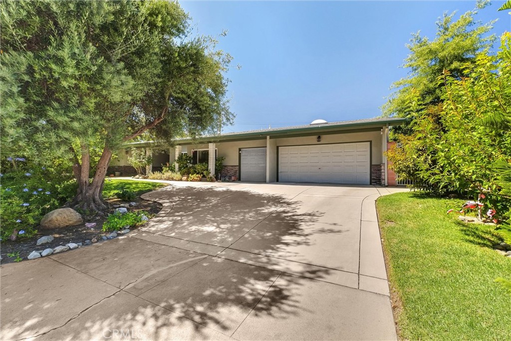 4215 La Junta Dr.