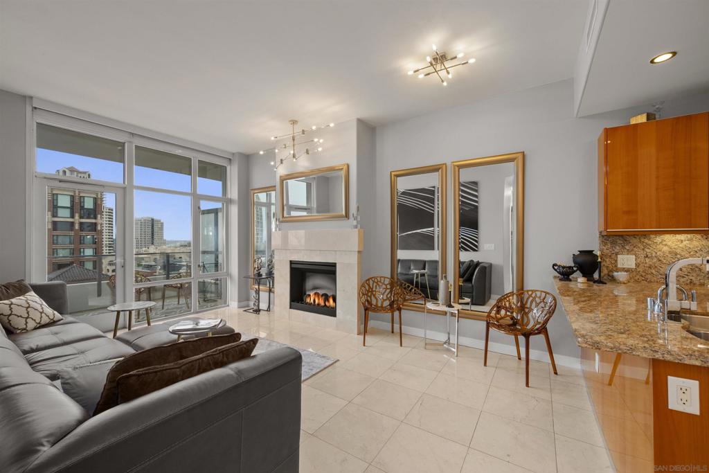 550 Front Street 707