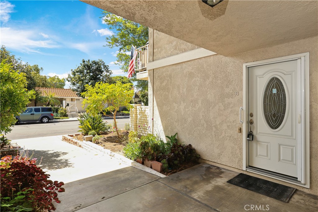 2191 Via Mariposa E B