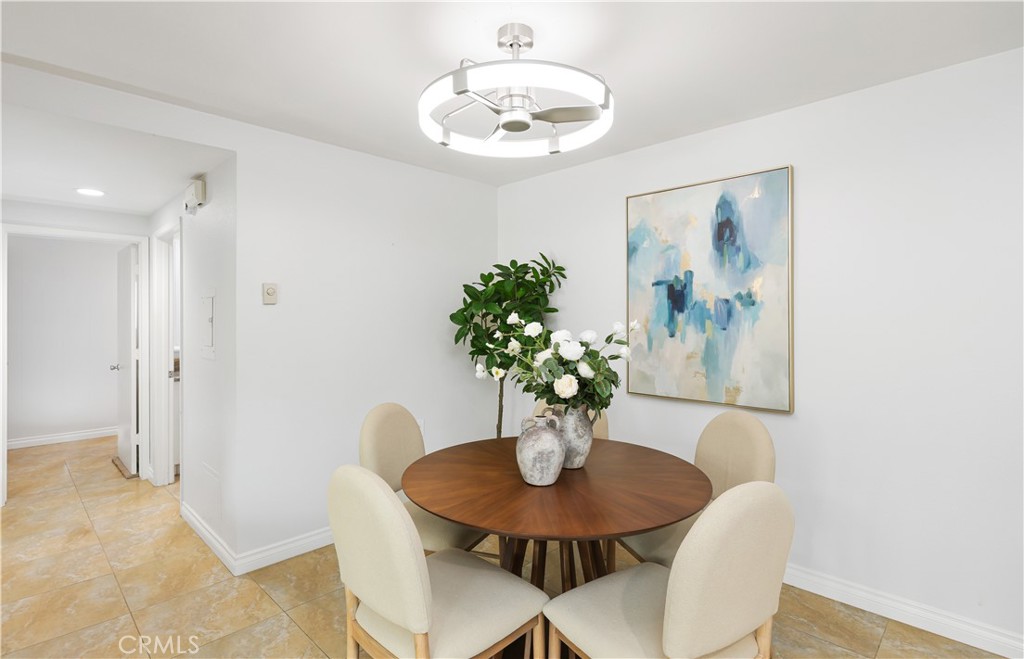 2191 Via Mariposa E B