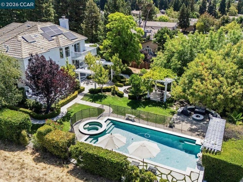 Photo of 3911 Deer Trail Ln Ln, Danville, CA 94506 (MLS # 41146247)