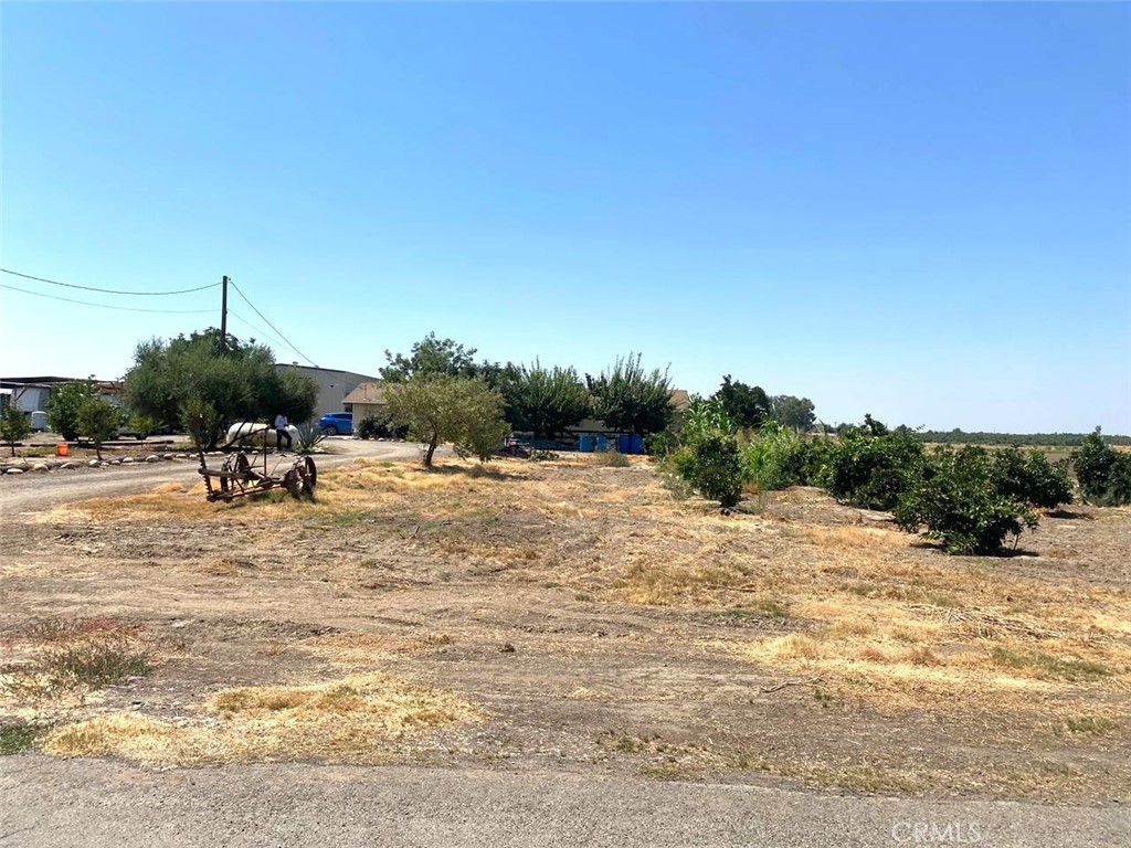 875 W Laguna Avenue