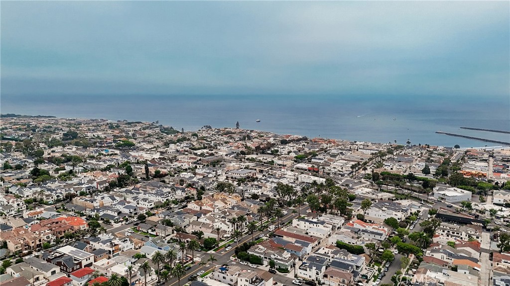 Corona del Mar North of PCH (CNHW) - Residential