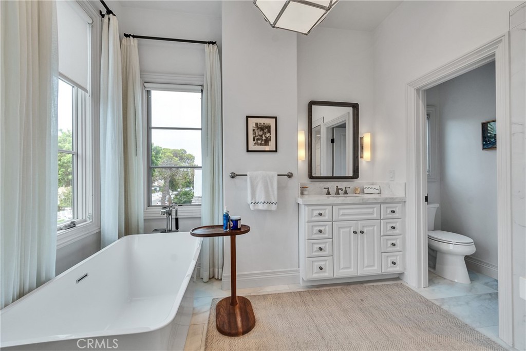 Corona del Mar North of PCH (CNHW) - Residential