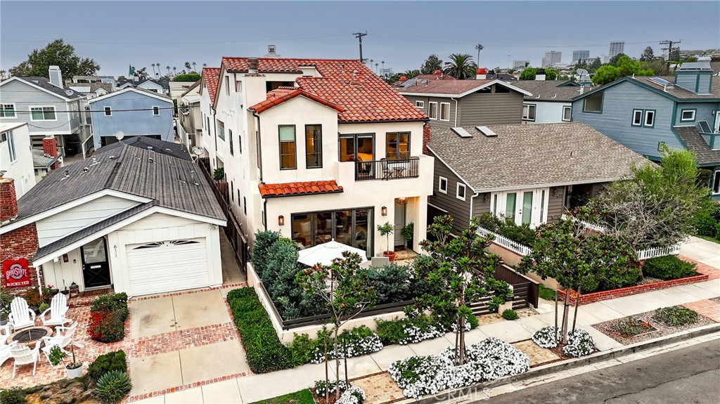 Corona del Mar North of PCH (CNHW) - Residential