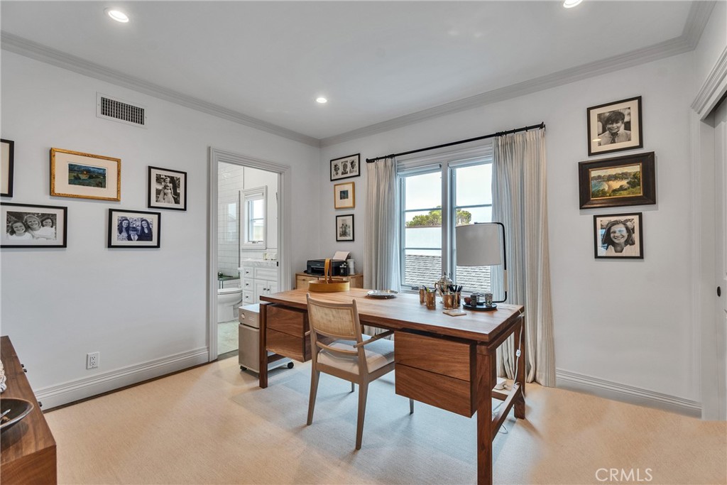 Corona del Mar North of PCH (CNHW) - Residential