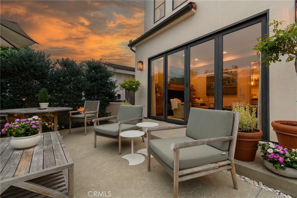 Corona del Mar North of PCH (CNHW) - Residential