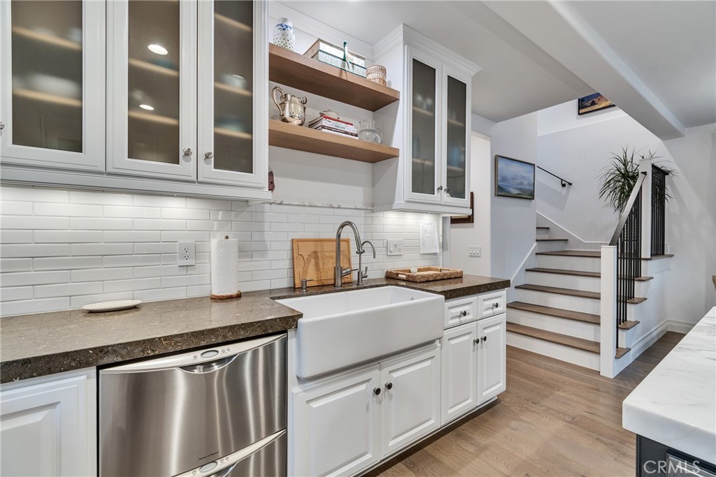 Corona del Mar North of PCH (CNHW) - Residential