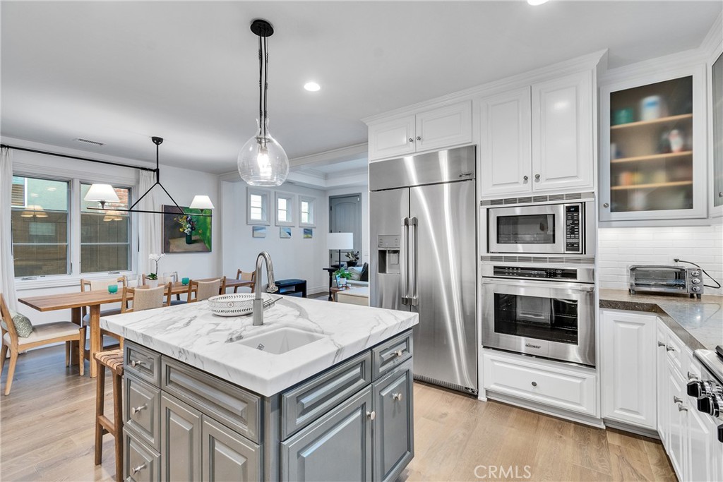 Corona del Mar North of PCH (CNHW) - Residential