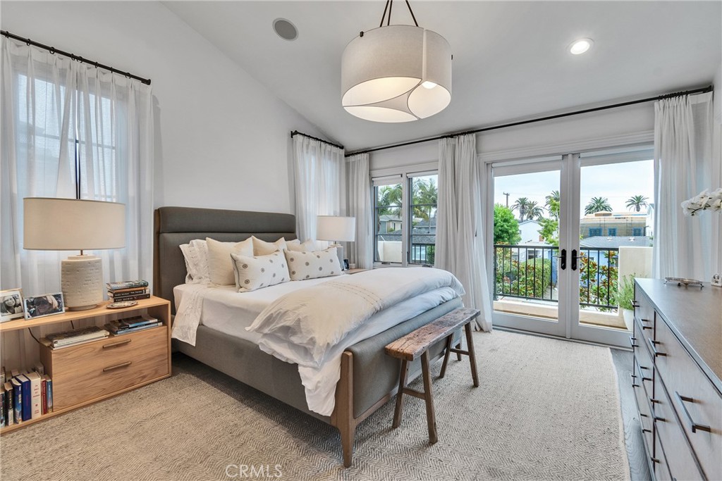 Corona del Mar North of PCH (CNHW) - Residential