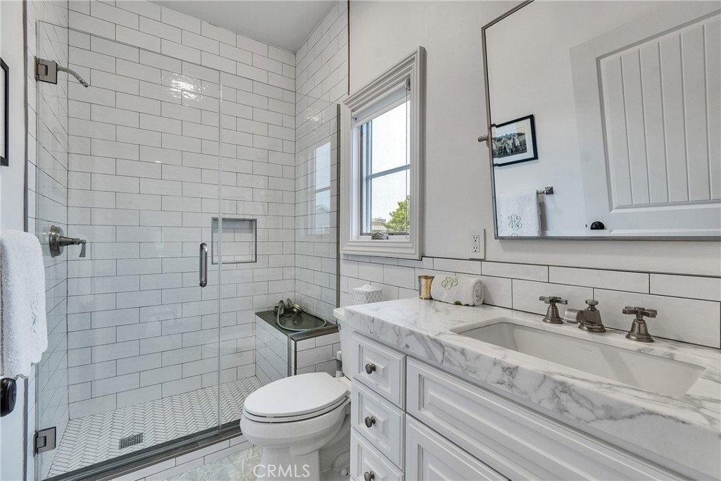 Corona del Mar North of PCH (CNHW) - Residential