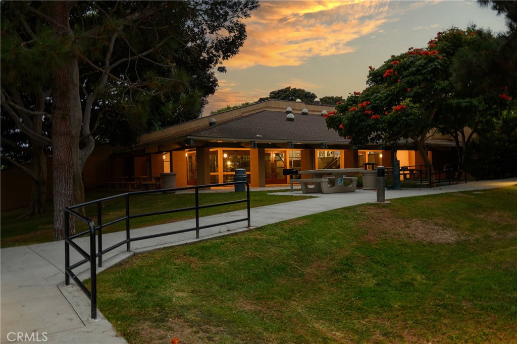 Corona del Mar North of PCH (CNHW) - Residential
