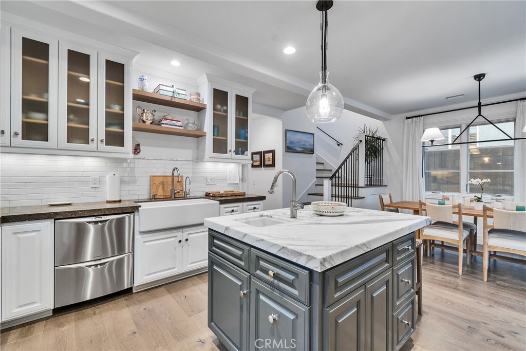 Corona del Mar North of PCH (CNHW) - Residential