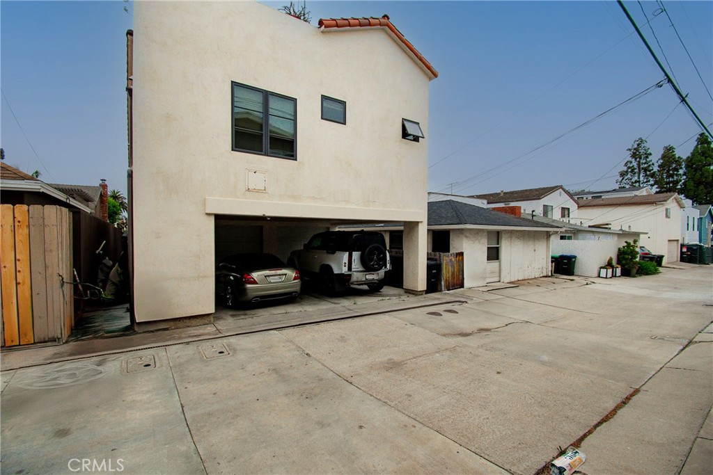 Corona del Mar North of PCH (CNHW) - Residential