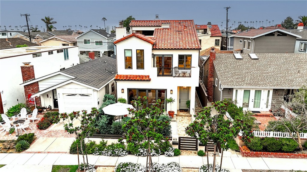 Corona del Mar North of PCH (CNHW) - Residential