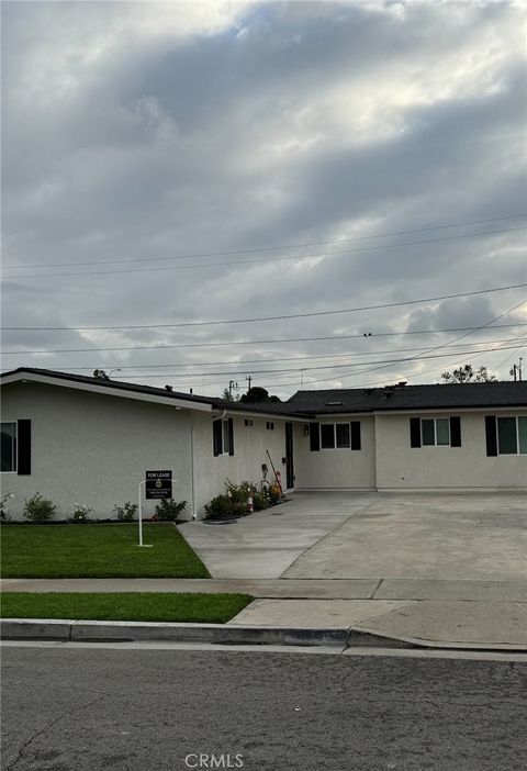 Photo of 940 N Garden ST, Anaheim, CA 92801 (MLS # OC26096595)