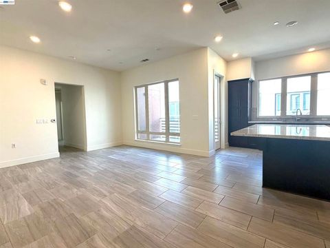 Photo of 1625 Delano St St #31, Milpitas, CA 95035 (MLS # 41129392)