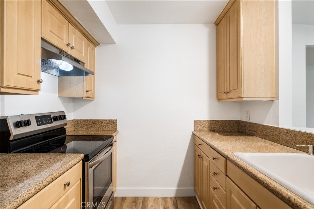 181 Streamwood, Irvine CA 92620 - Photo 8