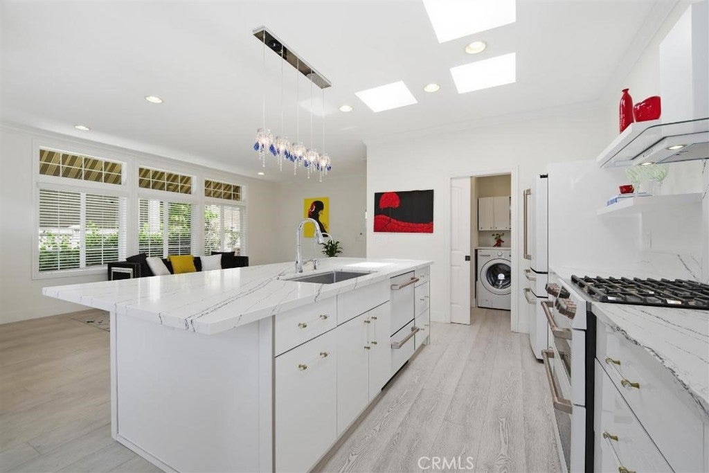 252 Mayflower, Newport Beach CA 92660 - Photo 7