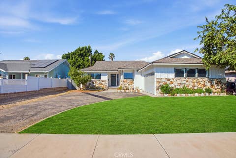 Photo of 10579 Lev Ave Ave, San Fernando, CA 91345 (MLS # SR26174409)