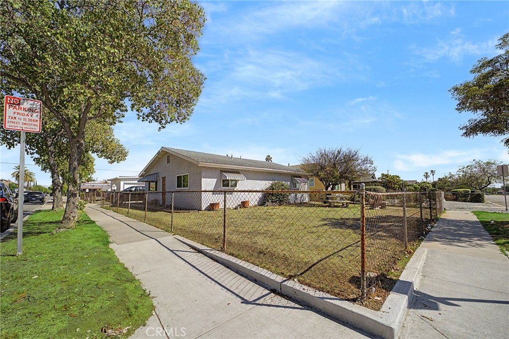 234 W 4th