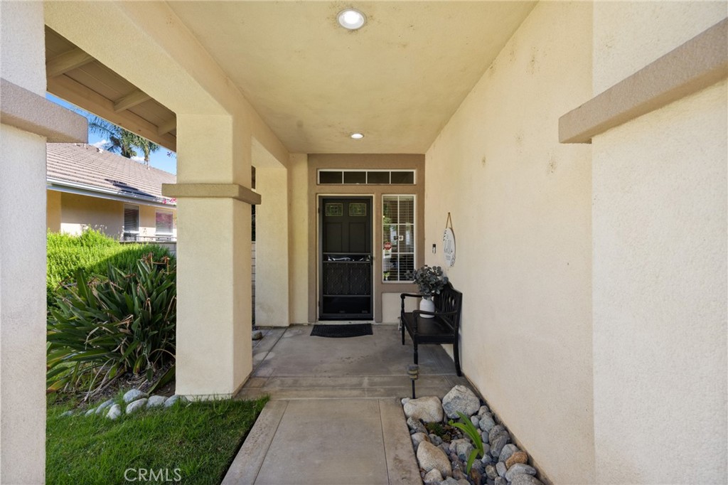 1581 Manor Lane