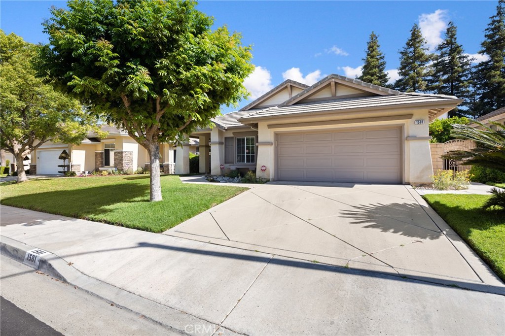 1581 Manor Lane