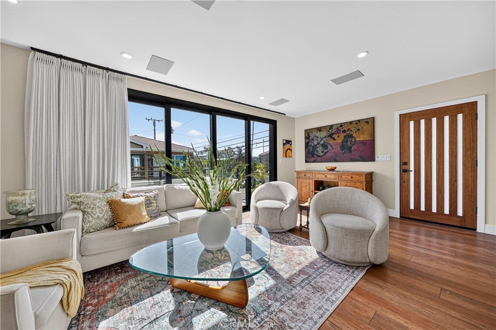 5725 E Ocean