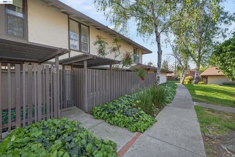 Photo of 5497 Roundtree Dr Dr #D, Concord, CA 94521 (MLS # 41127348)