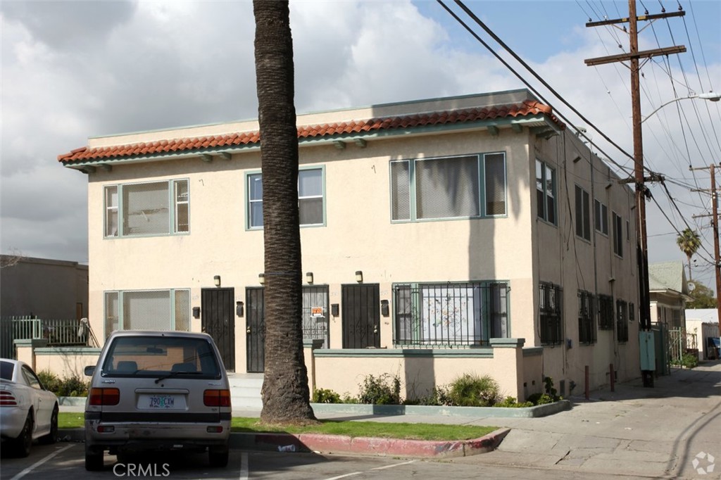 433 W 9th Street